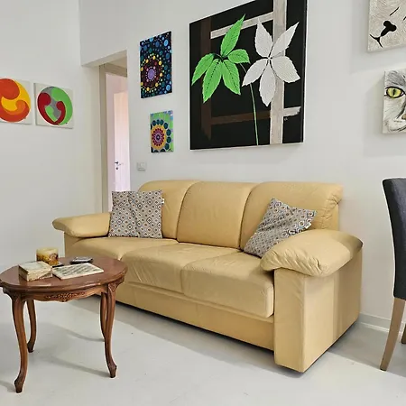 Agnello - Arte Грандола-ед-Унити